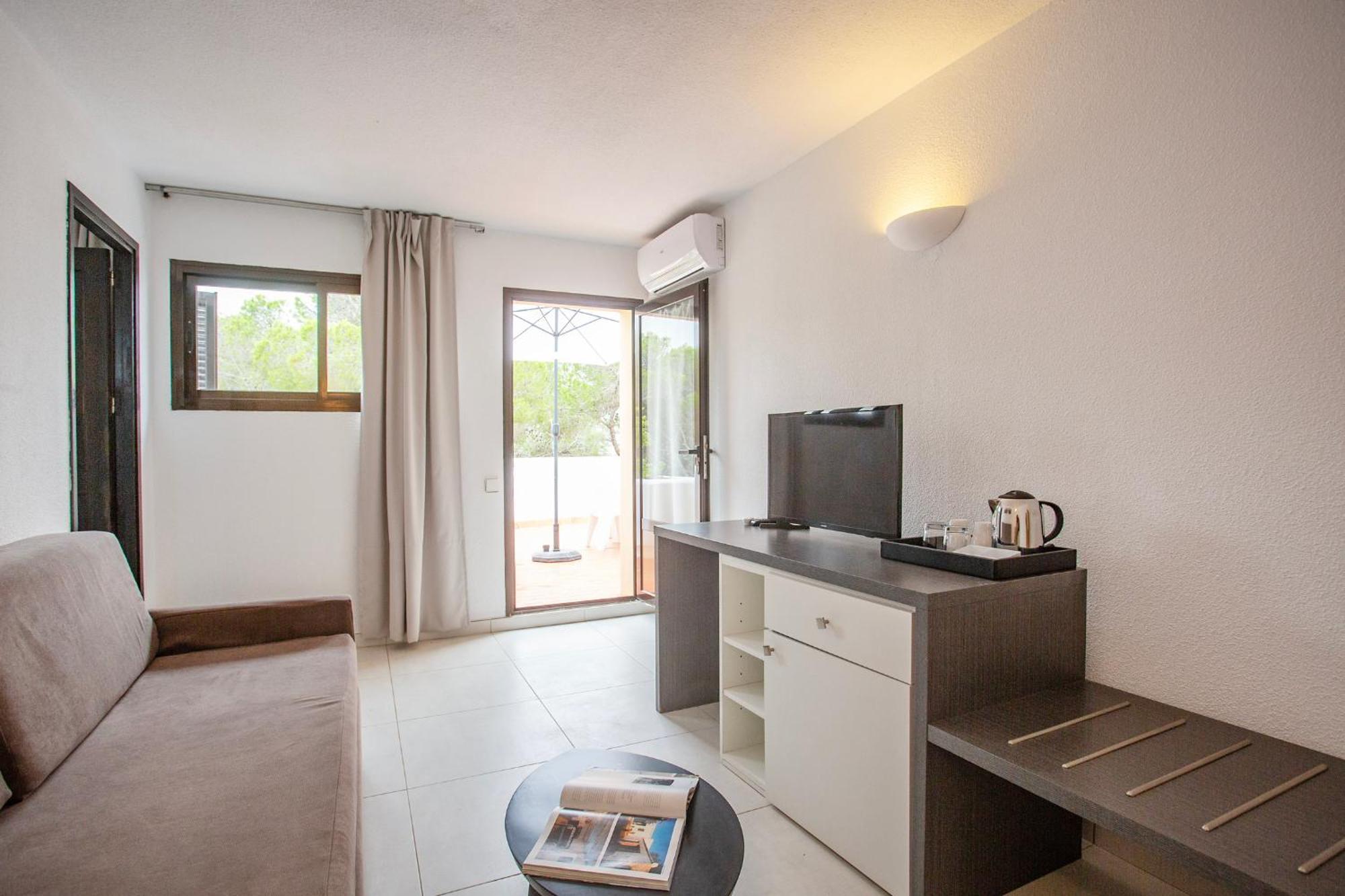 Club Cala Azul Hotel Cala Llenya  Room photo